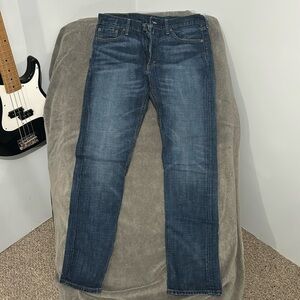 Size 33x32, practically minimal to zero flaws. Worn once.